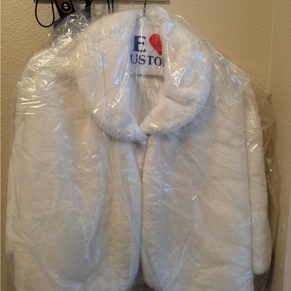 Women's White Faux Fur shrug